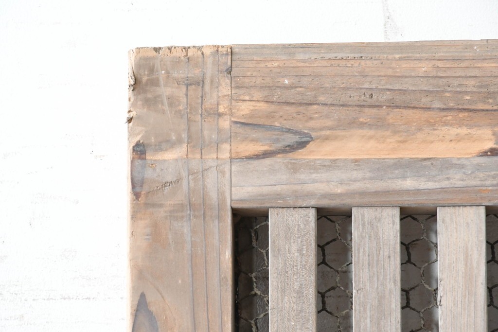 アンティーク建具　明治から大正期　時を重ねた木味が魅力の格子蔵戸1枚　(R-087465)