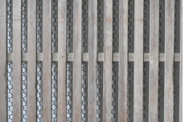 アンティーク建具　明治から大正期　時を重ねた木味が魅力の格子蔵戸1枚　(R-087465)