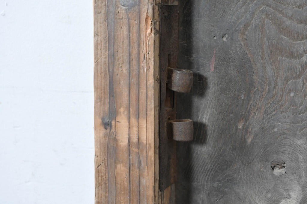 アンティーク建具　明治から大正期　時を重ねた木味が魅力の格子蔵戸1枚　(R-087465)