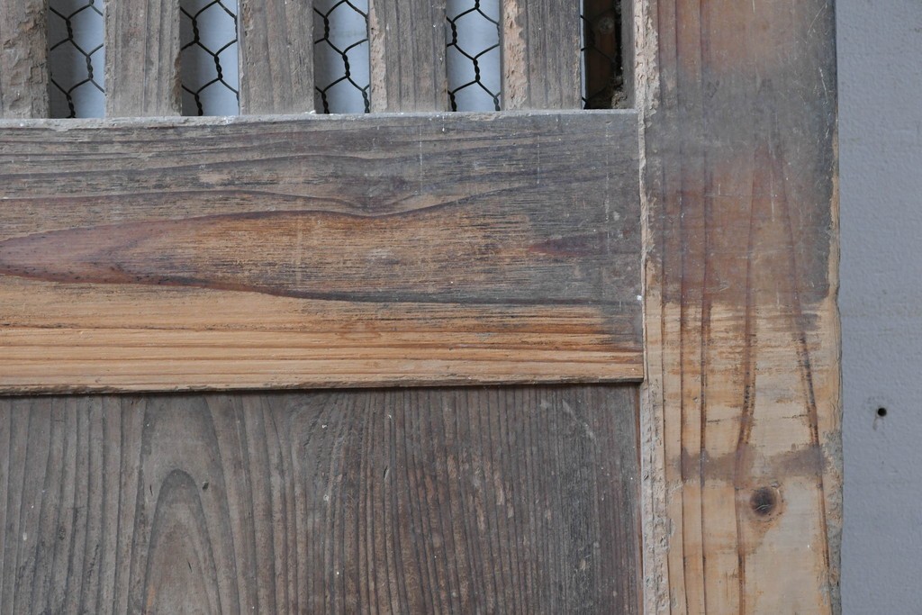 アンティーク建具　明治から大正期　時を重ねた木味が魅力の格子蔵戸1枚　(R-087465)