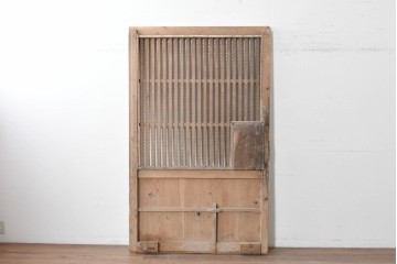 アンティーク建具　明治から大正期　時を重ねた木味が魅力の格子蔵戸1枚　(R-087465)