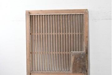 アンティーク建具　明治から大正期　時を重ねた木味が魅力の格子蔵戸1枚　(R-087465)