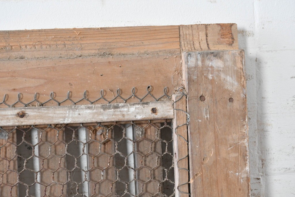 アンティーク建具　明治から大正期　時を重ねた木味が魅力の格子蔵戸1枚　(R-087465)