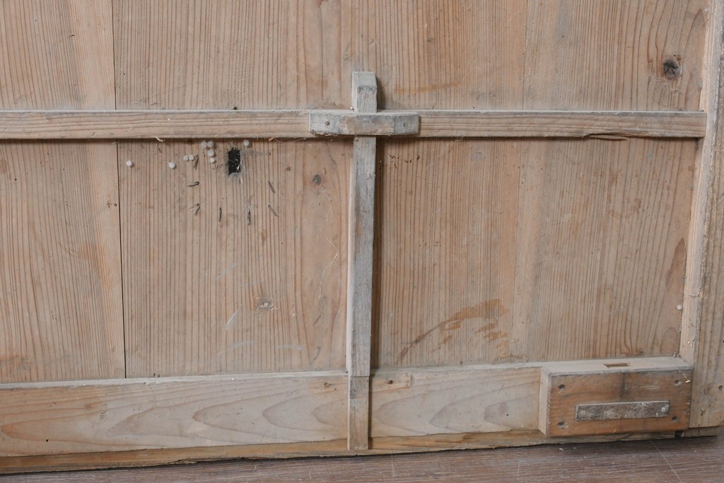 アンティーク建具　明治から大正期　時を重ねた木味が魅力の格子蔵戸1枚　(R-087465)