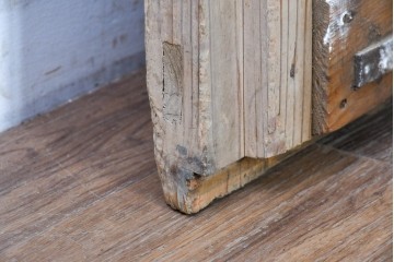 アンティーク建具　明治から大正期　時を重ねた木味が魅力の格子蔵戸1枚　(R-087465)