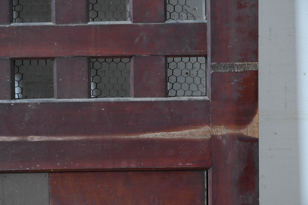 アンティーク建具　明治から大正期　狐格子が目を引く蔵戸1枚　(R-087466)