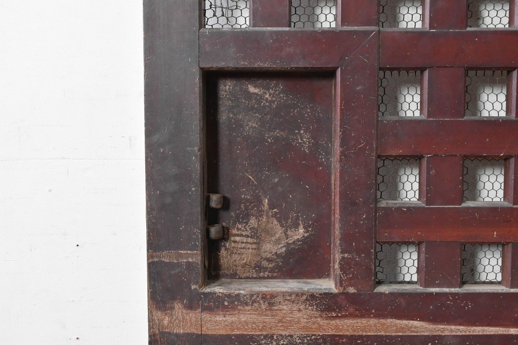 アンティーク建具　明治から大正期　狐格子が目を引く蔵戸1枚　(R-087466)