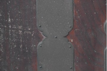 アンティーク建具　明治から大正期　狐格子が目を引く蔵戸1枚　(R-087466)