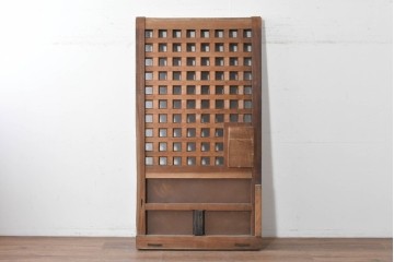 アンティーク建具　明治から大正期　狐格子が目を引く蔵戸1枚　(R-087466)