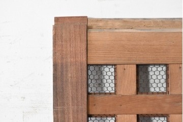 アンティーク建具　明治から大正期　狐格子が目を引く蔵戸1枚　(R-087466)