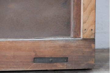 アンティーク建具　明治から大正期　狐格子が目を引く蔵戸1枚　(R-087466)