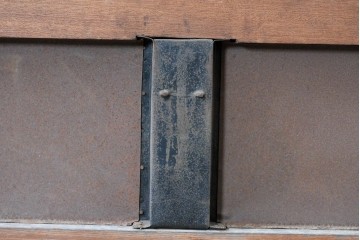 アンティーク建具　明治から大正期　狐格子が目を引く蔵戸1枚　(R-087466)