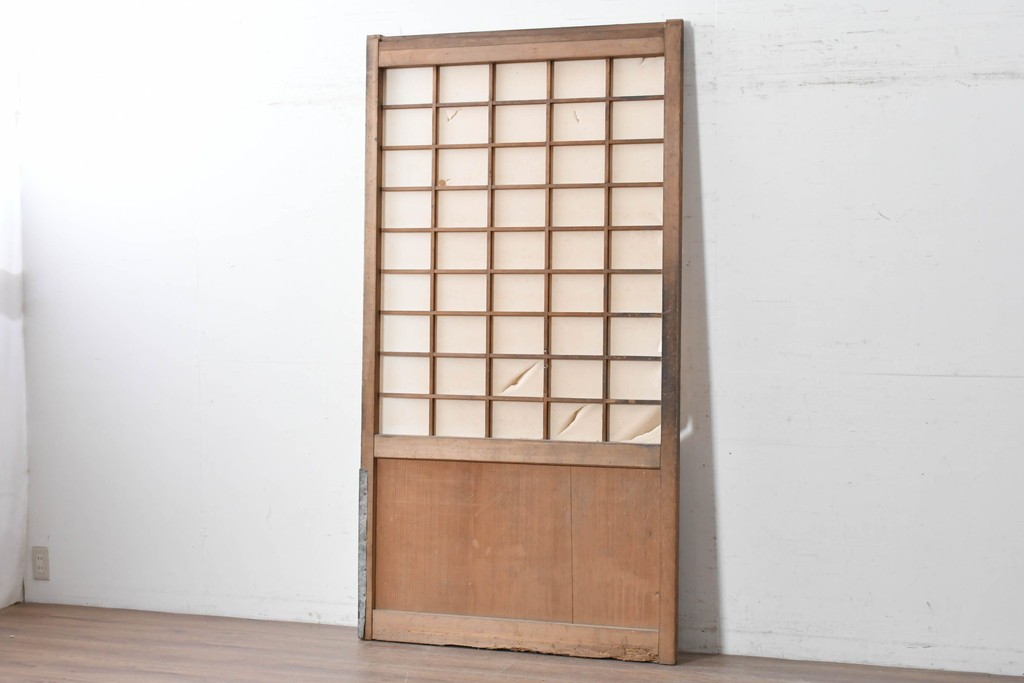 アンティーク建具　明治から大正期　素朴な格子が味わい深い障子蔵戸1枚　(R-087467)