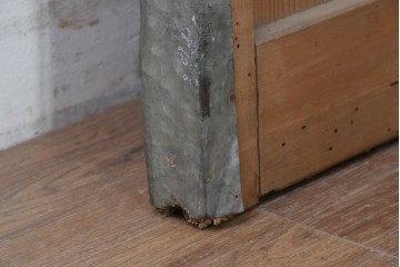 アンティーク建具　明治から大正期　素朴な格子が味わい深い障子蔵戸1枚　(R-087467)