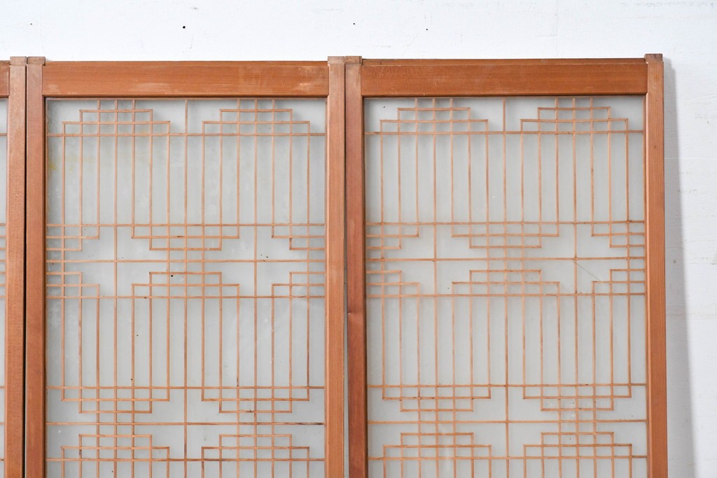 ヴィンテージ建具　昭和中期　両面ガラス　幾何学模様が洗練された雰囲気を添える書院戸4枚セット　(R-087468)