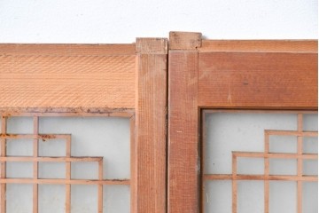 ヴィンテージ建具　昭和中期　両面ガラス　幾何学模様が洗練された雰囲気を添える書院戸4枚セット　(R-087468)