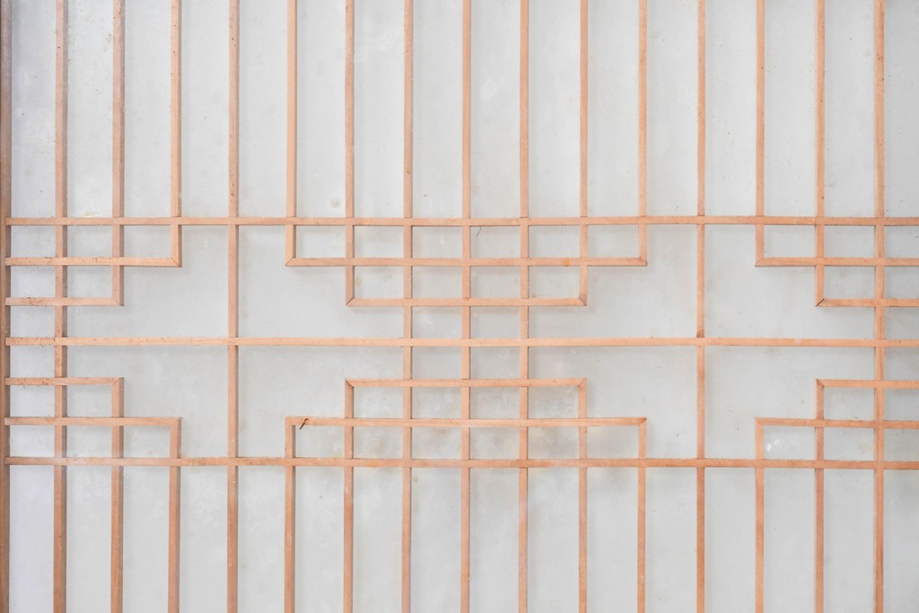 ヴィンテージ建具　昭和中期　両面ガラス　幾何学模様が洗練された雰囲気を添える書院戸4枚セット　(R-087468)