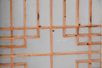 ヴィンテージ建具　昭和中期　両面ガラス　幾何学模様が洗練された雰囲気を添える書院戸4枚セット　(R-087468)