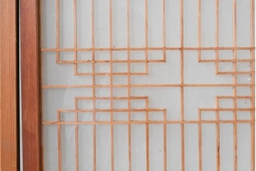 ヴィンテージ建具　昭和中期　両面ガラス　幾何学模様が洗練された雰囲気を添える書院戸4枚セット　(R-087468)