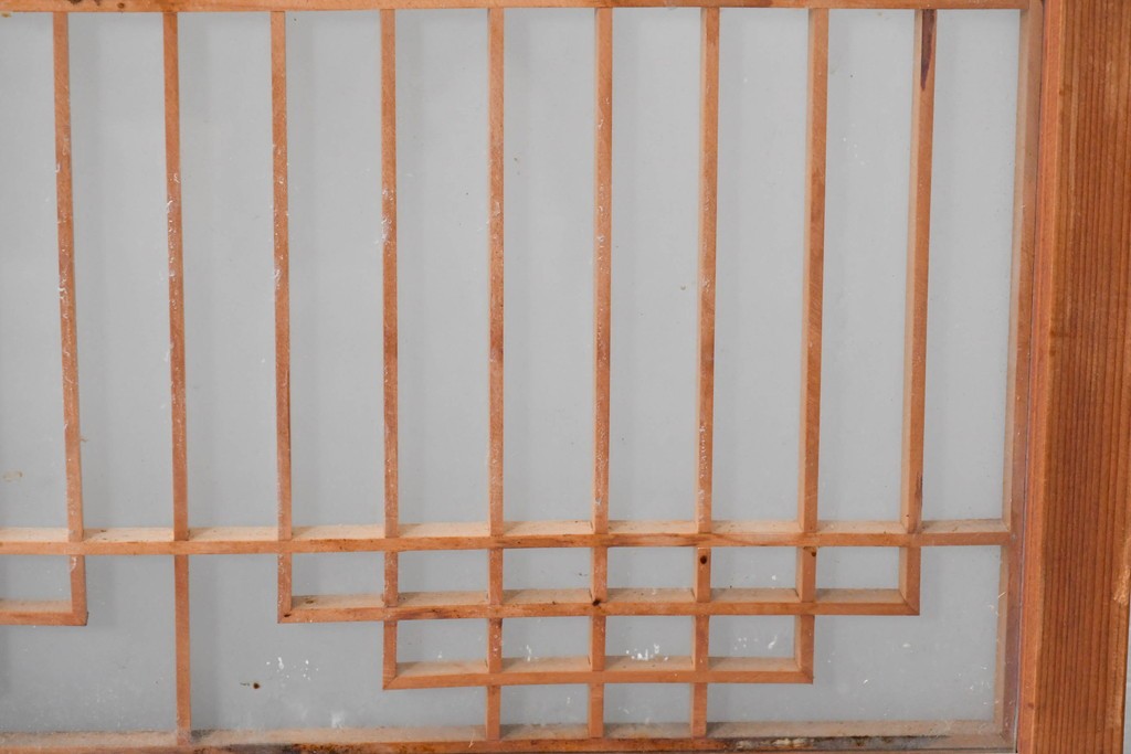 ヴィンテージ建具　昭和中期　両面ガラス　幾何学模様が洗練された雰囲気を添える書院戸4枚セット　(R-087468)