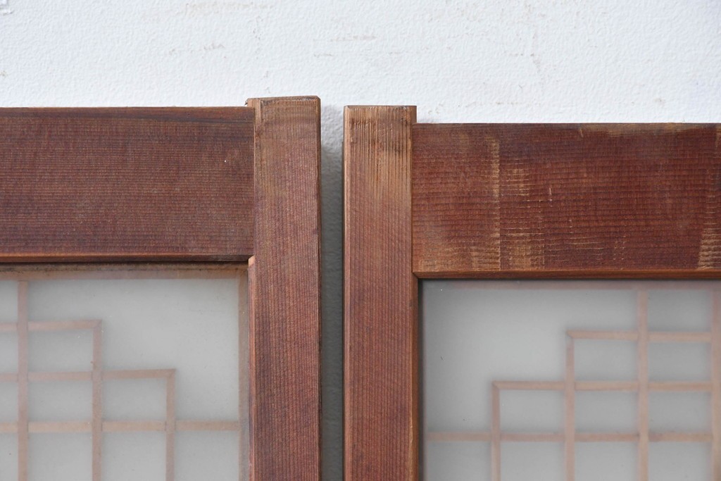 ヴィンテージ建具　昭和中期　両面ガラス　幾何学模様が洗練された雰囲気を添える書院戸4枚セット　(R-087468)