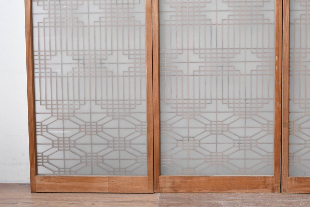 ヴィンテージ建具　昭和中期　片面ガラス　多彩な組子模様が目を引く書院戸4枚セット　(R-087469)