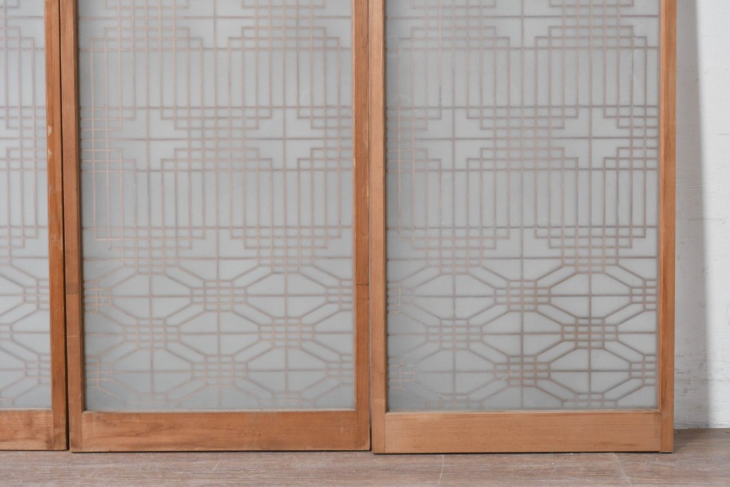 ヴィンテージ建具　昭和中期　片面ガラス　多彩な組子模様が目を引く書院戸4枚セット　(R-087469)