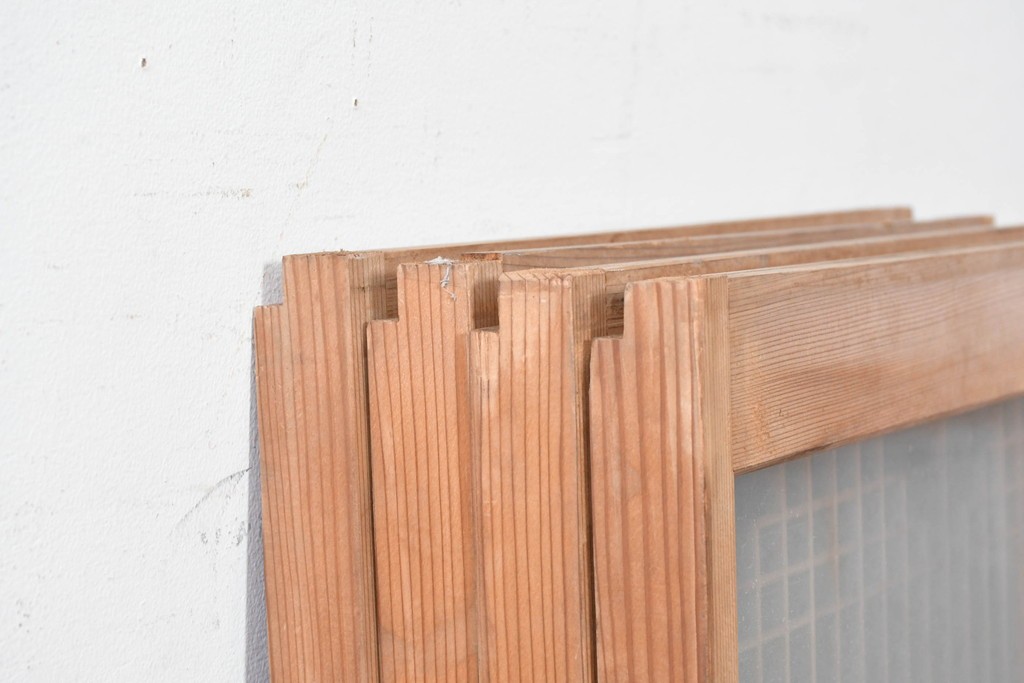 ヴィンテージ建具　昭和中期　片面ガラス　多彩な組子模様が目を引く書院戸4枚セット　(R-087469)