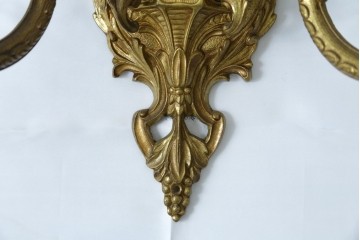 イギリスアンティーク　真鍮(しんちゅう)　華やかな装飾が目を引くウォールライト　(R-087470)