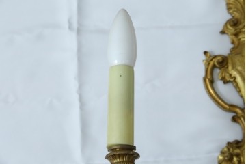 イギリスアンティーク　真鍮(しんちゅう)　華やかな装飾が目を引くウォールライト　(R-087470)