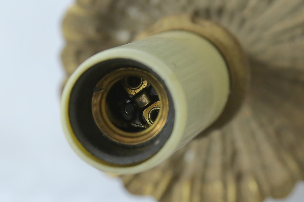 イギリスアンティーク　真鍮(しんちゅう)　華やかな装飾が目を引くウォールライト　(R-087470)