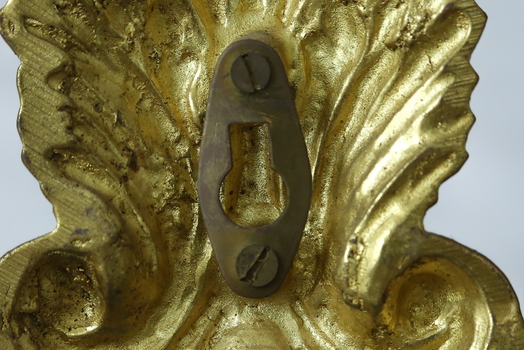 イギリスアンティーク　真鍮(しんちゅう)　華やかな装飾が目を引くウォールライト　(R-087470)