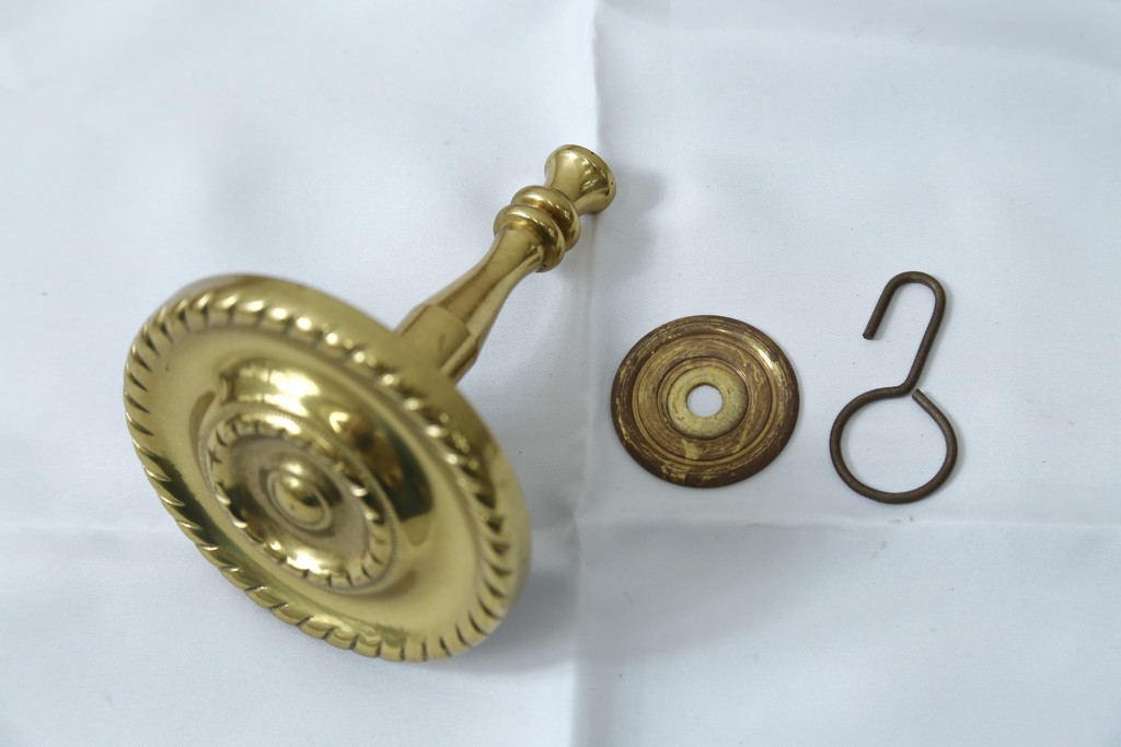 イギリスアンティーク　真鍮(しんちゅう)　華やかな装飾が目を引くウォールライト　(R-087470)