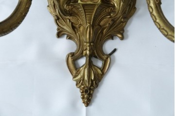 イギリスアンティーク　真鍮(しんちゅう)　華やかな装飾が目を引くウォールライト　(R-087471)