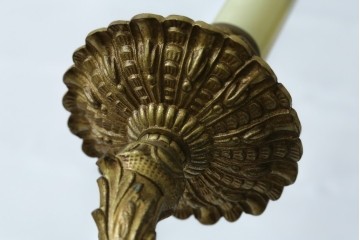 イギリスアンティーク　真鍮(しんちゅう)　華やかな装飾が目を引くウォールライト　(R-087471)