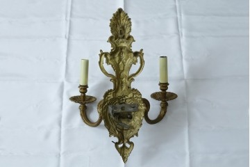 イギリスアンティーク　真鍮(しんちゅう)　華やかな装飾が目を引くウォールライト　(R-087471)