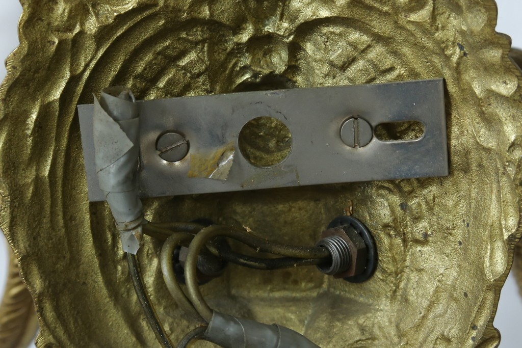 イギリスアンティーク　真鍮(しんちゅう)　華やかな装飾が目を引くウォールライト　(R-087471)