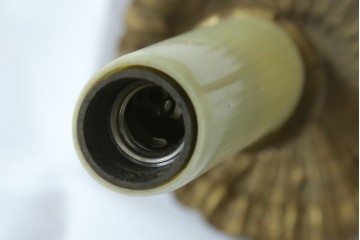 イギリスアンティーク　真鍮(しんちゅう)　華やかな装飾が目を引くウォールライト　(R-087471)