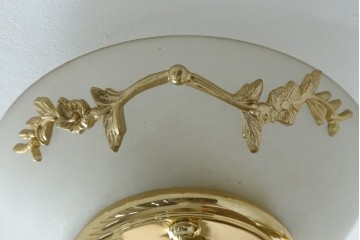 中古　YAMAGIWA(ヤマギワ)取り扱い　ゴールドフレームがクラシカルなボウル型シェードのウォールライト　(R-087472)