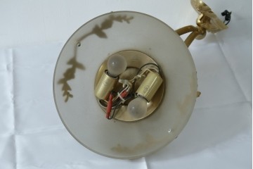 中古　YAMAGIWA(ヤマギワ)取り扱い　ゴールドフレームがクラシカルなボウル型シェードのウォールライト　(R-087472)