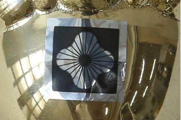 中古　YAMAGIWA(ヤマギワ)取り扱い　ゴールドフレームがクラシカルなボウル型シェードのウォールライト　(R-087473)