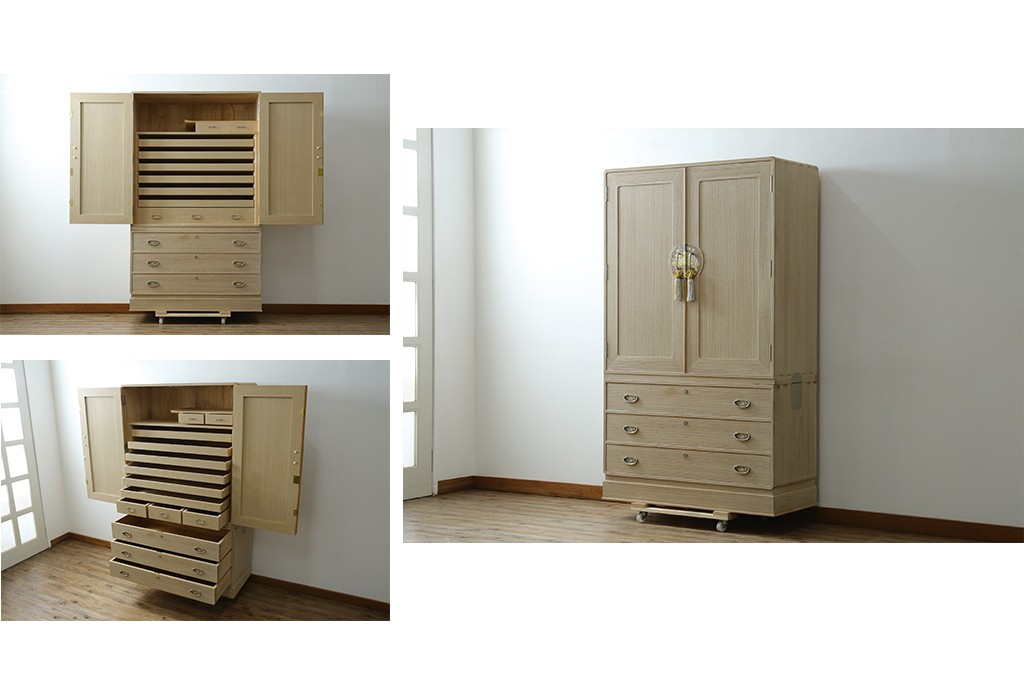 中古　加茂総桐箪笥(並厚・四方丸)　伝統工芸士・番場堅介作　金石刻　扇に桜の図の彫刻金具があしらわれた着物箪笥　(R-087474)