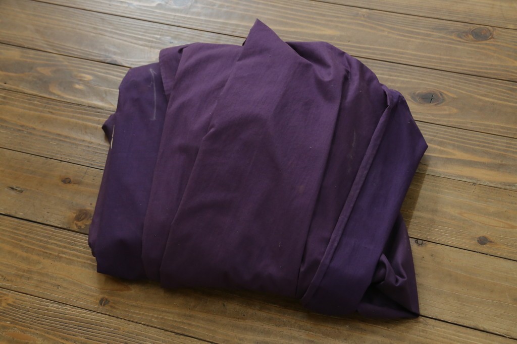 中古　加茂総桐箪笥(並厚・四方丸)　伝統工芸士・番場堅介作　金石刻　扇に桜の図の彫刻金具があしらわれた着物箪笥　(R-087474)