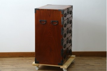 和製ヴィンテージ　三方欅(ケヤキ)材　美しい飾り金具が目を惹く米沢小箪笥　(R-087475)