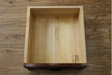 中古　美品　岩谷堂箪笥　桜木作(桜木家具店)　欅(ケヤキ)材　本漆塗り　チェスト90　重厚な南部鉄器金具の衣装箪笥　(R-087476)