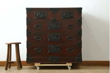 中古　美品　岩谷堂箪笥　桜木作(桜木家具店)　欅(ケヤキ)材　本漆塗り　チェスト90　重厚な南部鉄器金具の衣装箪笥　(R-087476)