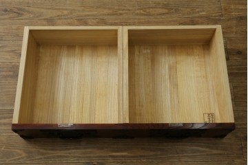 中古　美品　岩谷堂箪笥　桜木作(桜木家具店)　欅(ケヤキ)材　本漆塗り　チェスト90　重厚な南部鉄器金具の衣装箪笥　(R-087476)