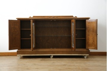 中古　美品　三越家具(現カントリーハウス)　Brugge(ブルージュ)　素材の美しさが引き立つステンドグラス入りのサイドボード　(R-087478)