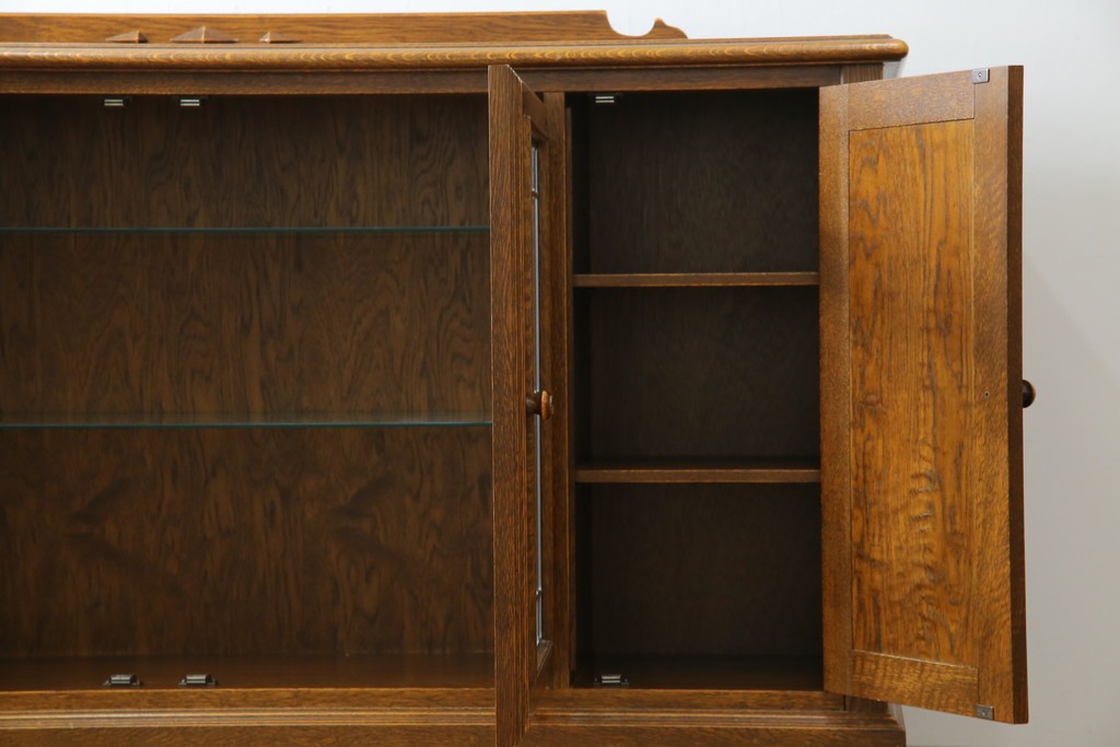 中古　美品　三越家具(現カントリーハウス)　Brugge(ブルージュ)　素材の美しさが引き立つステンドグラス入りのサイドボード　(R-087478)