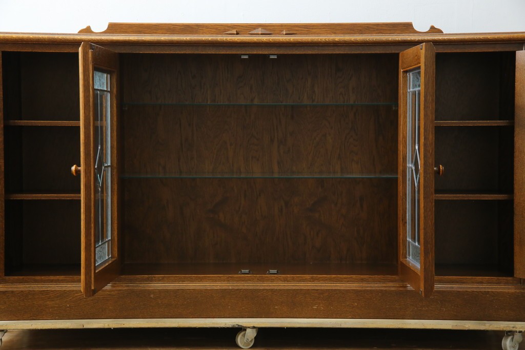 中古　美品　三越家具(現カントリーハウス)　Brugge(ブルージュ)　素材の美しさが引き立つステンドグラス入りのサイドボード　(R-087478)